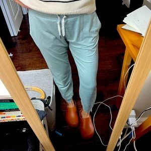 Vuori performance jogger - women’s small